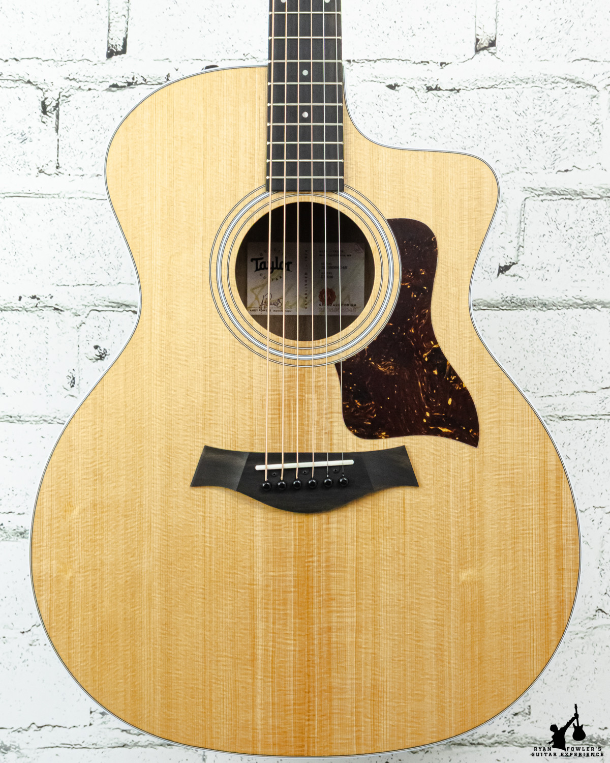 Taylor 214ce Layered Walnut Back & Sides w/ bag (#6048)