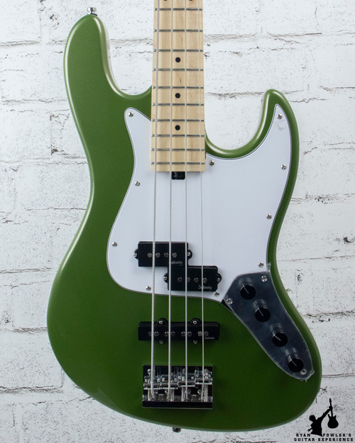 Buy Bass Guitars Online Ryan Fowler's Guitar Experience