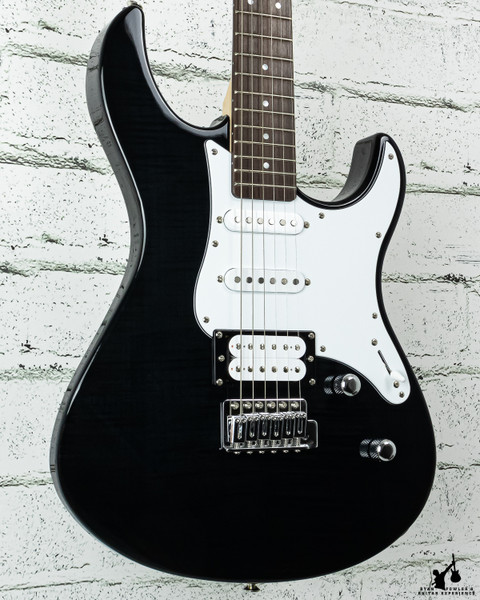 Yamaha PAC212VFM Pacifica Translucent Black (#3502)