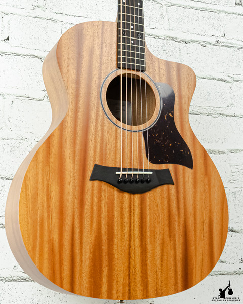 Taylor 24e Grand Auditorium Sapele/Mahogany w/ bag (#5366)