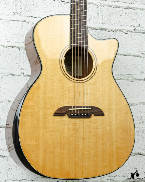 Alvarez AG610CE Acoustic Electric w/ Bag