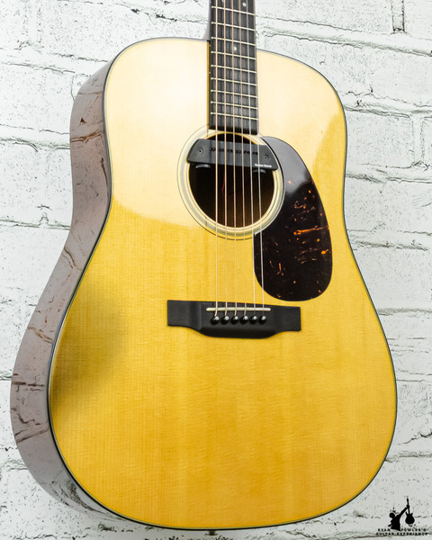 Martin D-18 Standard Series Natural w / OHSC