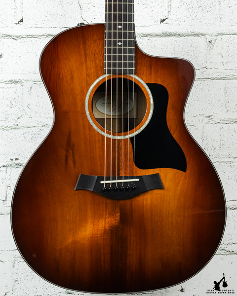 Taylor 224ce K-DLX w/OHSC