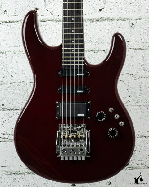 Washburn G10V Wine Red w/ Case (Whammy bar not included)