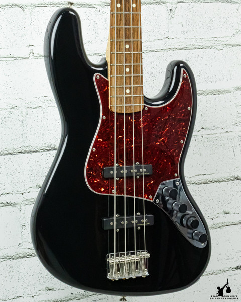 2010 Fender MIM Deluxe Active Jazz Bass Black w/ Bag