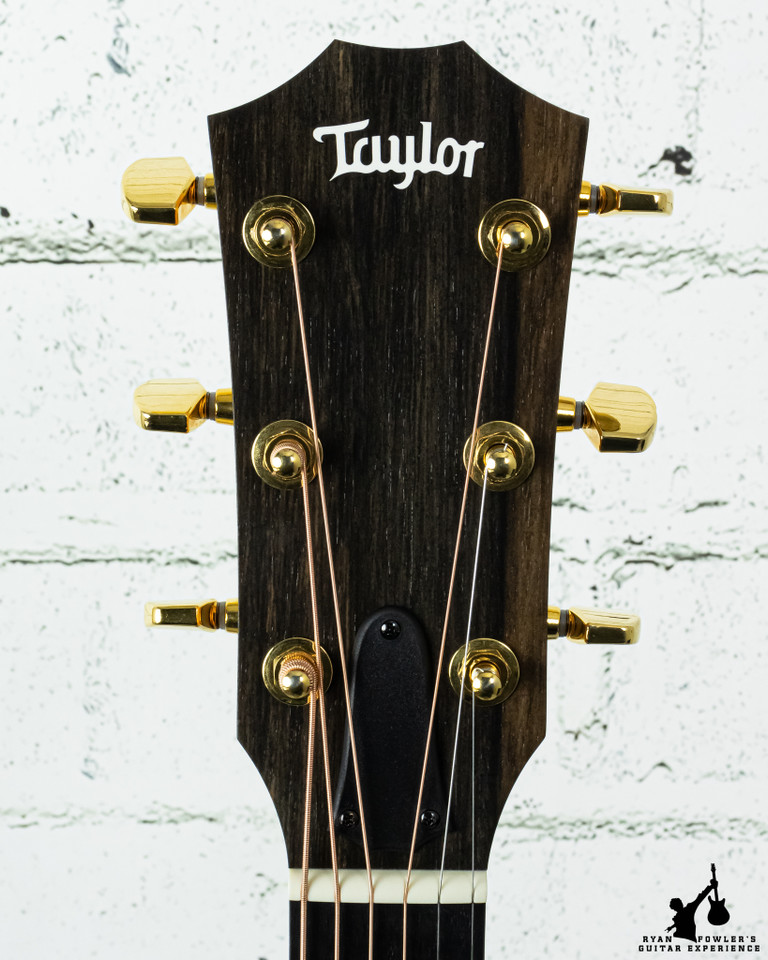 Taylor 214ce DLX w/ case (#3325)