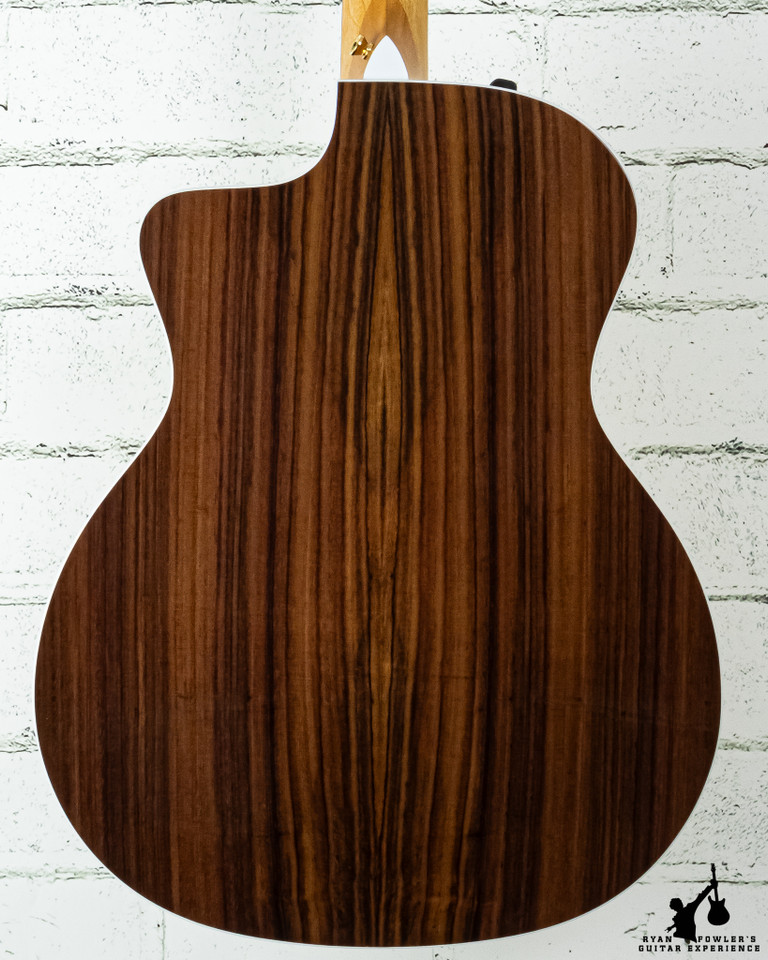 Taylor 214ce DLX w/ case (#3325)