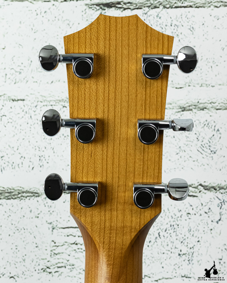 Taylor BBT Big Baby Taylor Spruce/Walnut w/ Gig Bag (#5124)