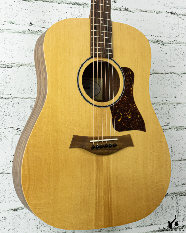 Taylor BBT Big Baby Taylor Spruce/Walnut w/ Gig Bag (#5124)