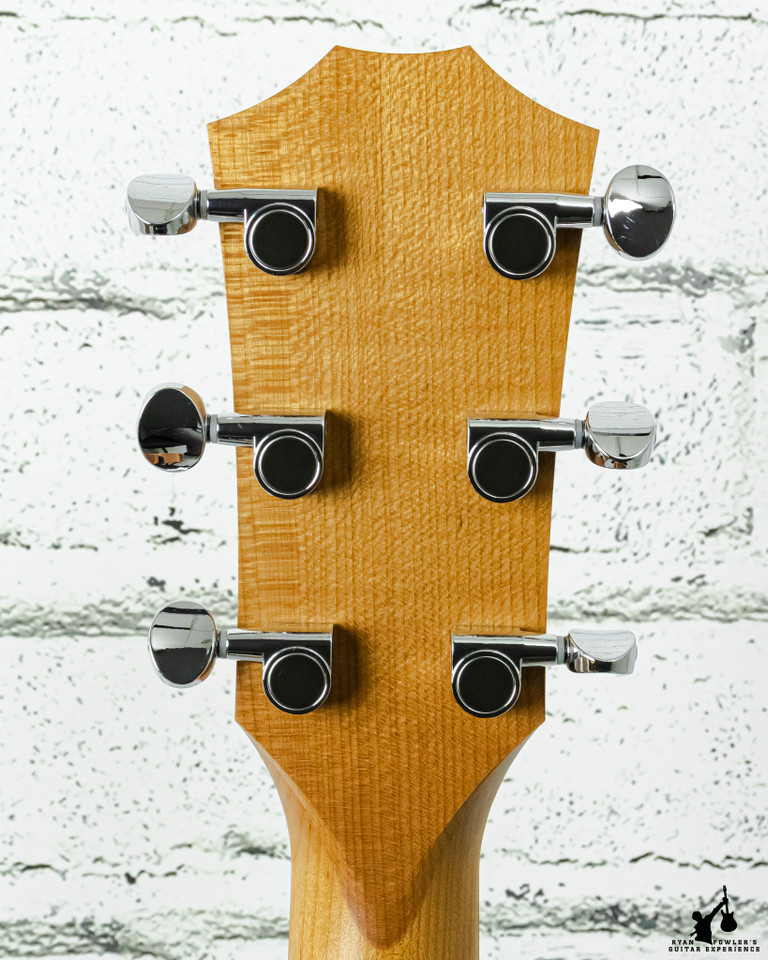 Taylor 24e Grand Auditorium Sapele/Mahogany w/ bag (#5354)