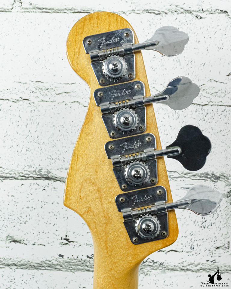 1979 Fender P Bass, Fretless modded w/ EMG Pickup w/ Chipboard case