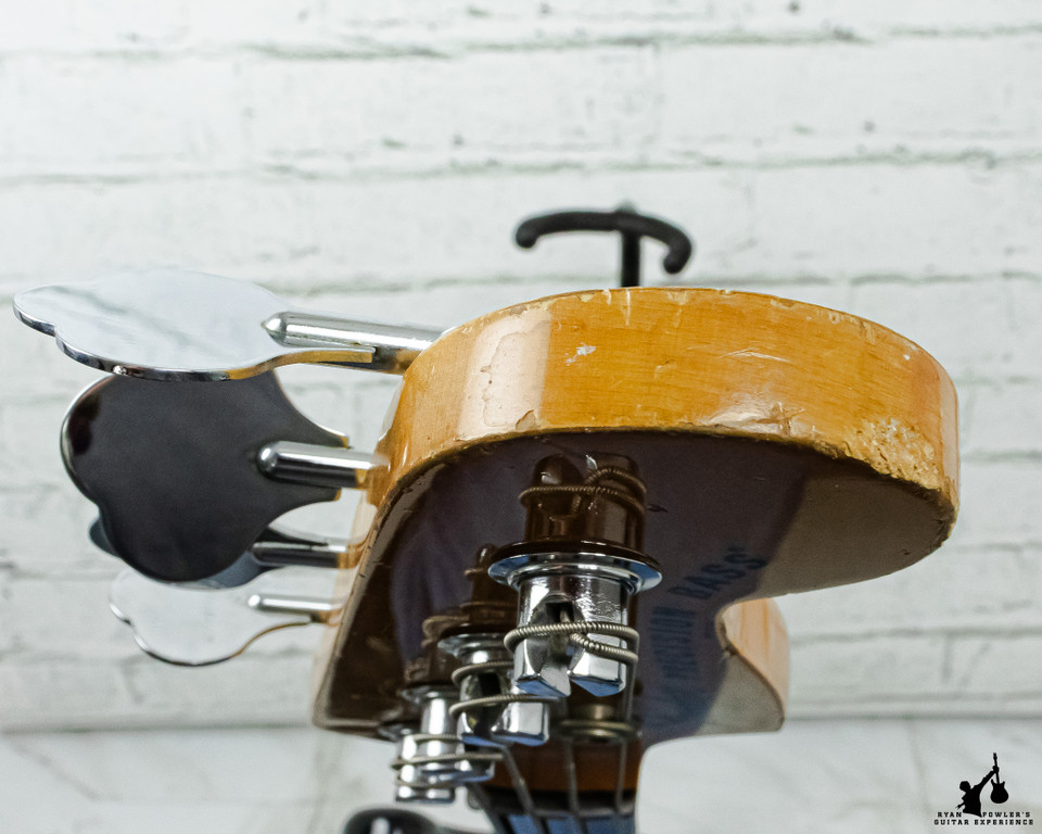 1979 Fender P Bass, Fretless modded w/ EMG Pickup w/ Chipboard case