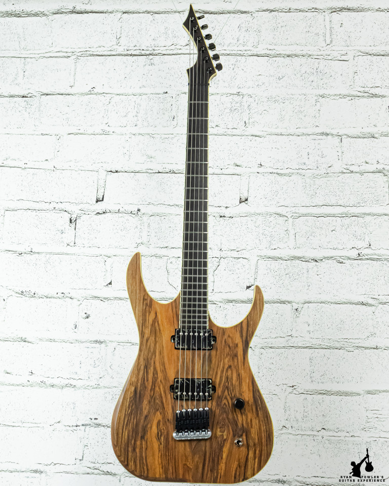 Skervesen Raptor 6 Natural w/ Case