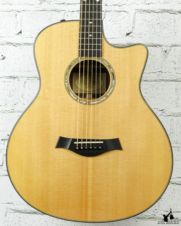 Taylor GT-6 Baritone w/ OHSC