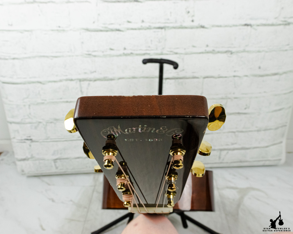 Martin Modern Deluxe D-18 Natural w / OHSC