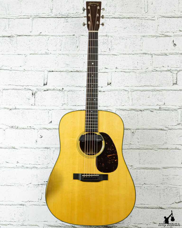 Martin D-18 Standard Series Natural w / OHSC