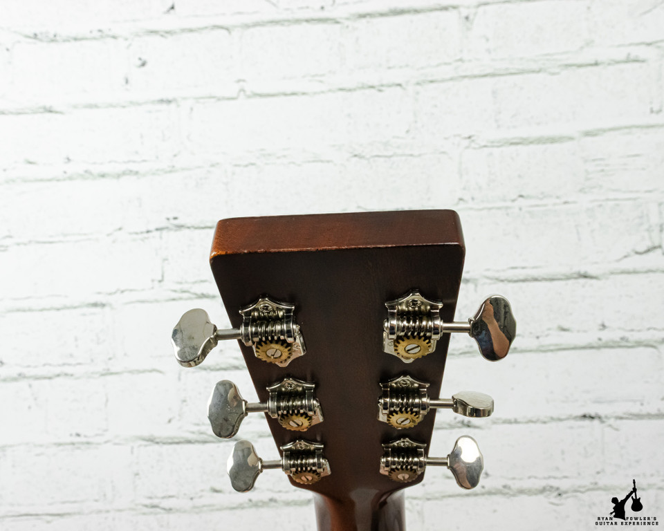 Martin D-18 Standard Series Natural w / OHSC