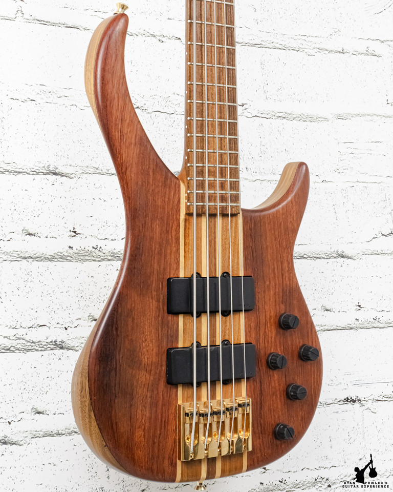Peavey Cirrus Natural 5 String Bass w/gigbag