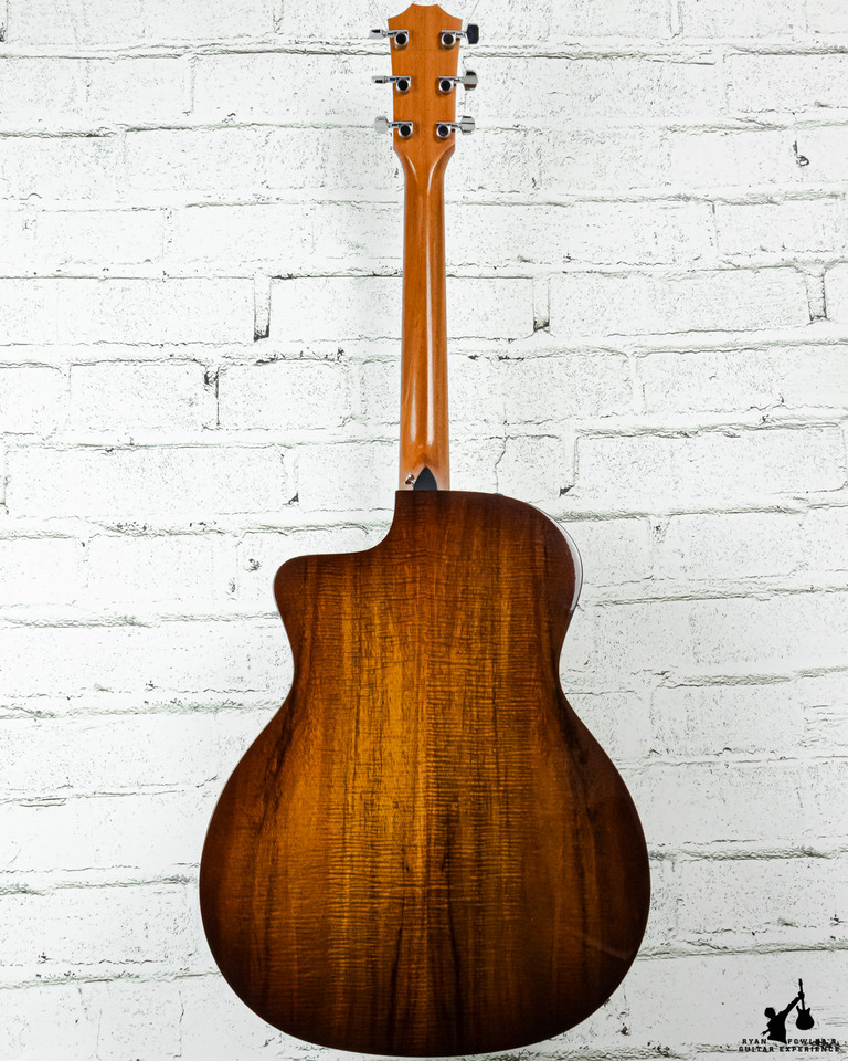 Taylor 224ce K-DLX w/OHSC