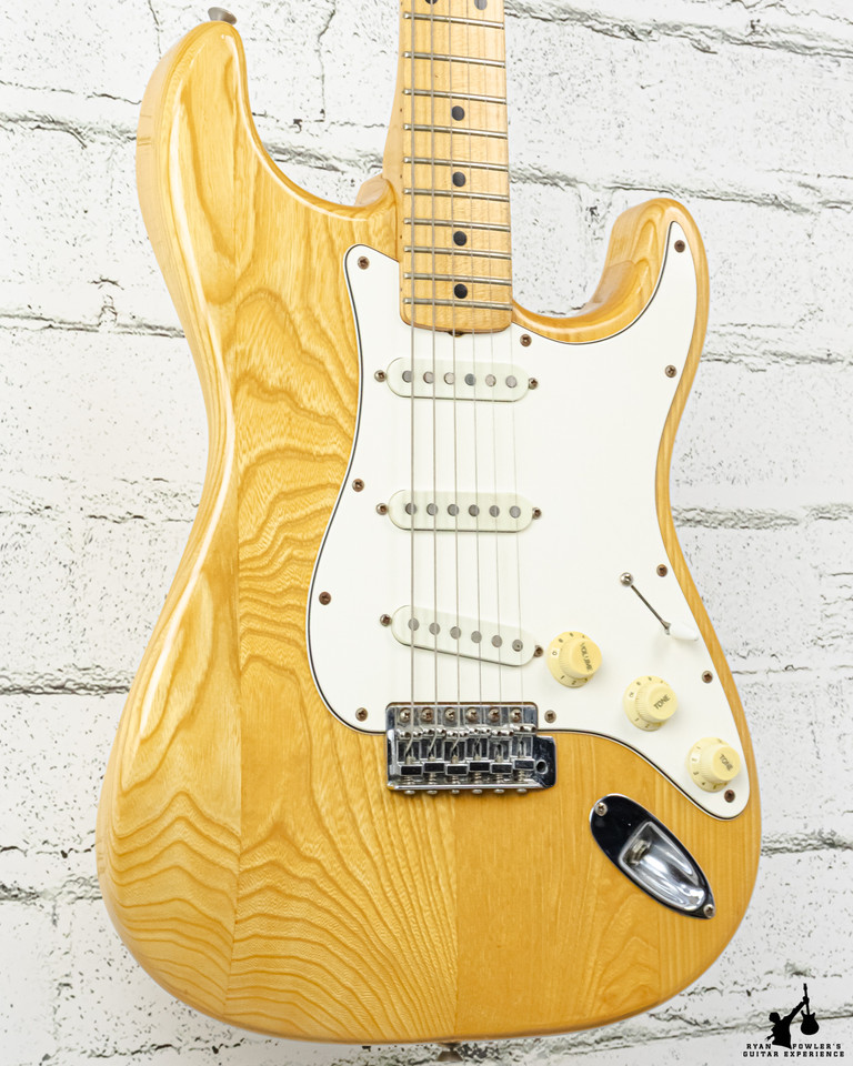 Aria Pro II Matsumoku Japan Strikin Sound Natural w/ Case