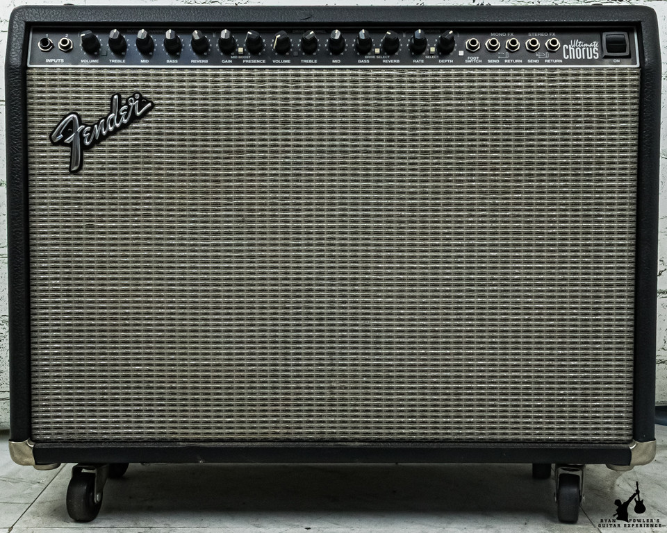Fender Ultimate Chorus 2x12 Combo