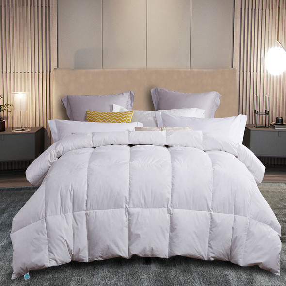 Martha Stewart® 240-Thread-Count White Feather and Down Comforter product image