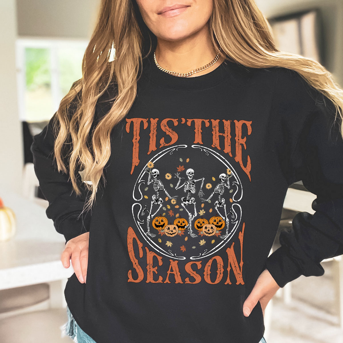 'Tis the Season' Skeleton & Pumpkin Graphic Crewneck Sweatshirt - Medium / Black