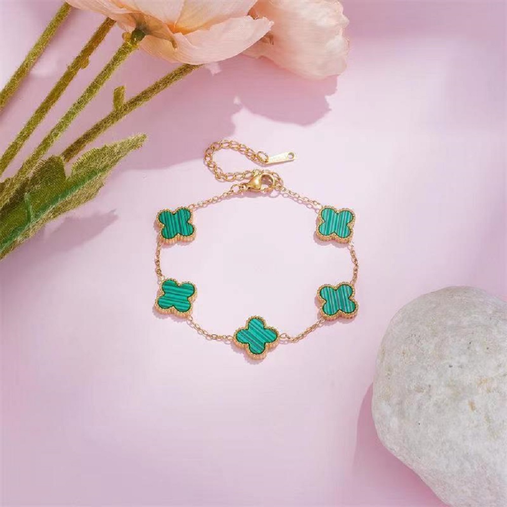 18K Gold Plated Clover Wrist Bracelet - LIGHT GREEN