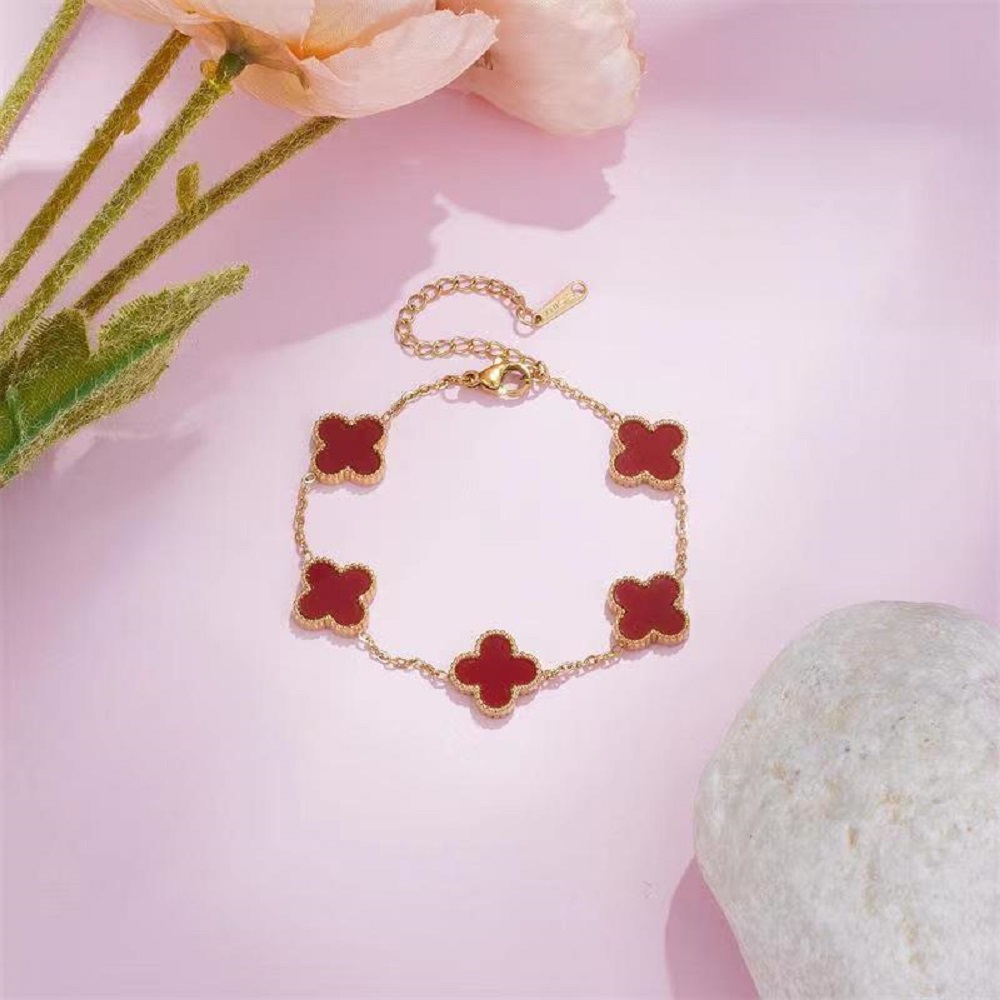 18K Gold Plated Clover Wrist Bracelet - WINE RED