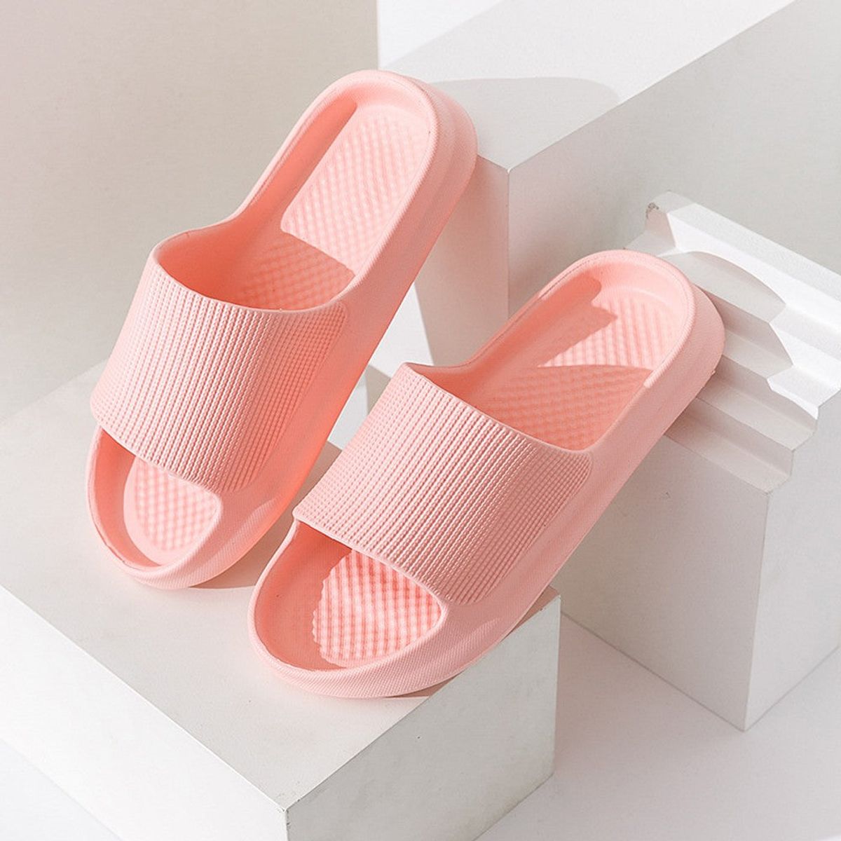 Unisex Minimalist Textured Cloud Slippers (4 Colors) - Pink - Size 5/6