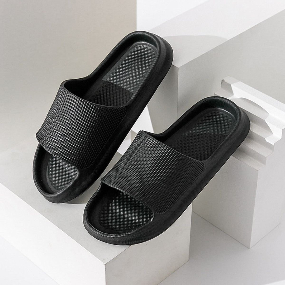 Unisex Minimalist Textured Cloud Slippers (4 Colors) - Black - Size 8/9