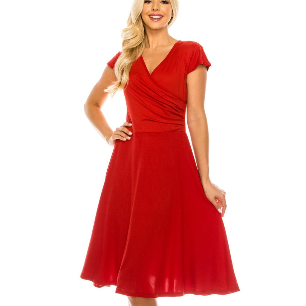 Women's Solid V-Neck Skater Dresses - Small - Red