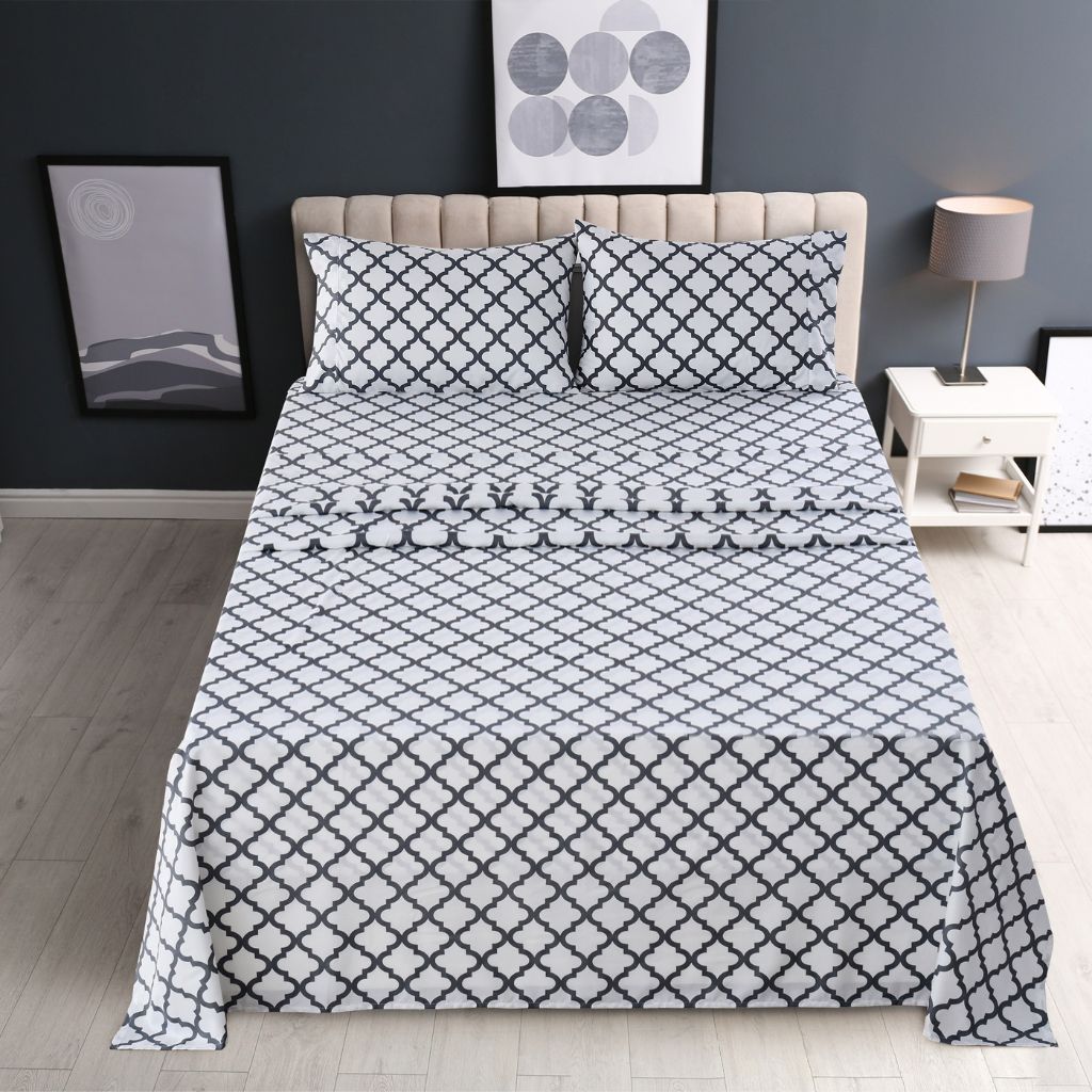 4-Piece Premium Quatrefoil Microfiber Bedding Set - Queen - White