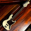 Fender AM Vintage II 1966 Jazz, Olympic White / Rosewood