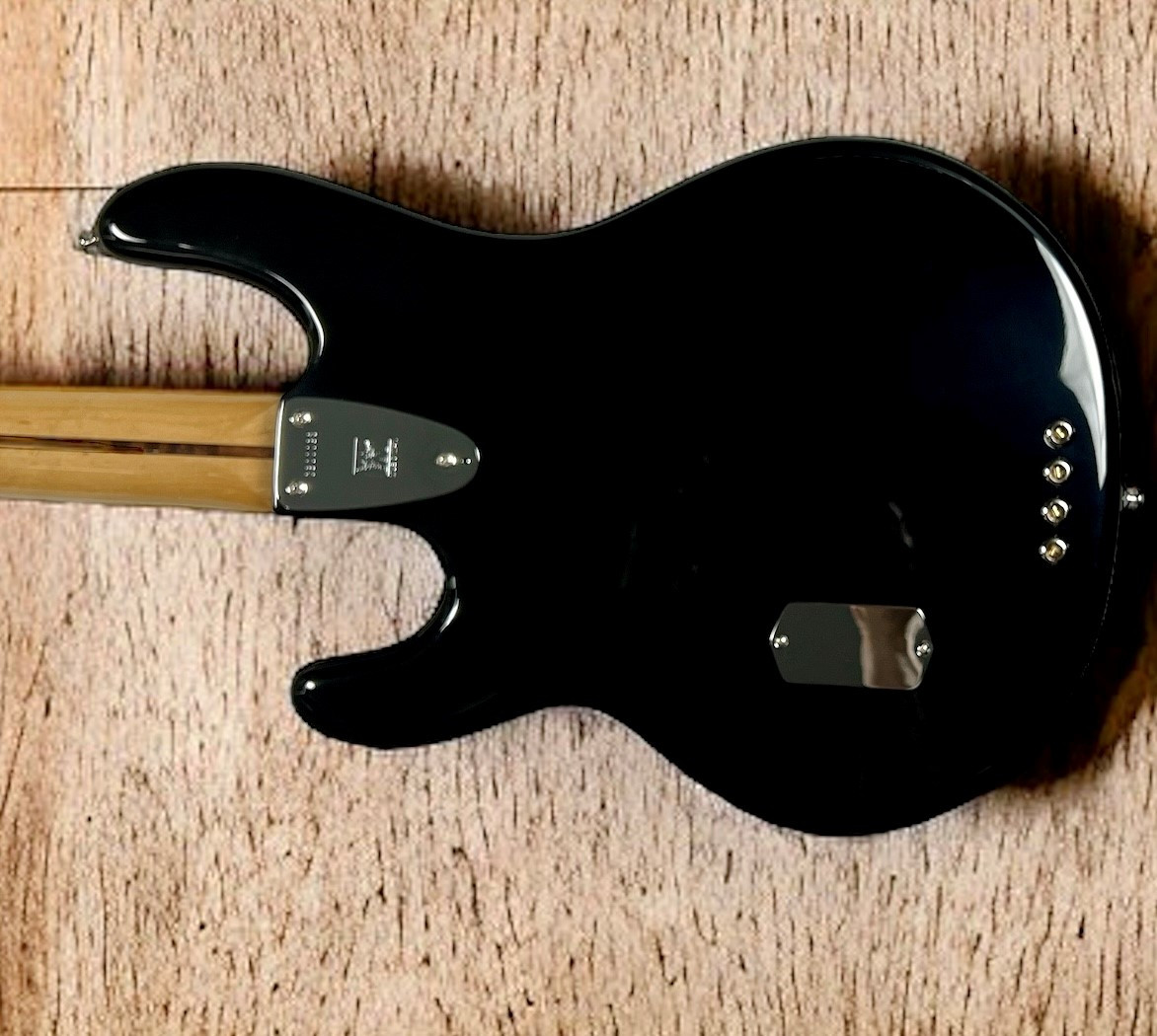 Ernie Ball Music Man StingRay 4 