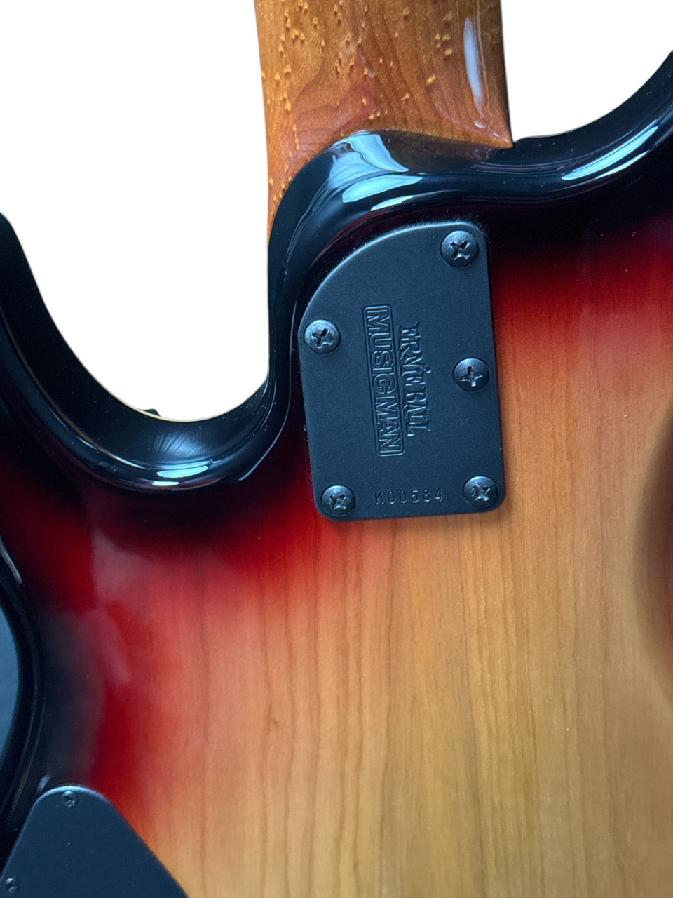 ブ*ー様 ERNIE BALL MUSICMAN Stingray5 リペア歴あ Ernie Ball Music Man StingRay 5-String Black 2014 | The