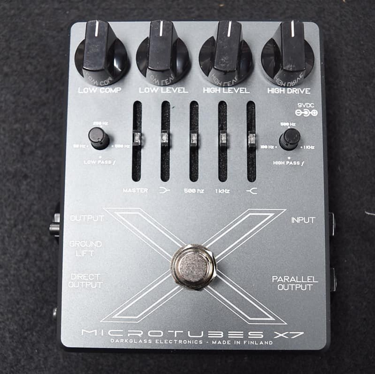 darkglass microtubes x7 bass preamp pedal