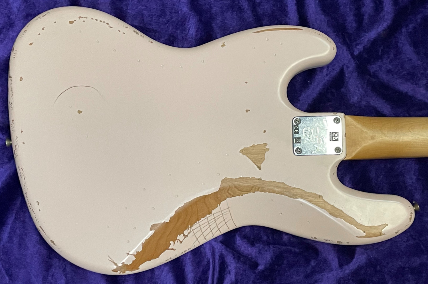 Fender Roadworn Flea Sign. Jazz, Shell Pink / Rosewood