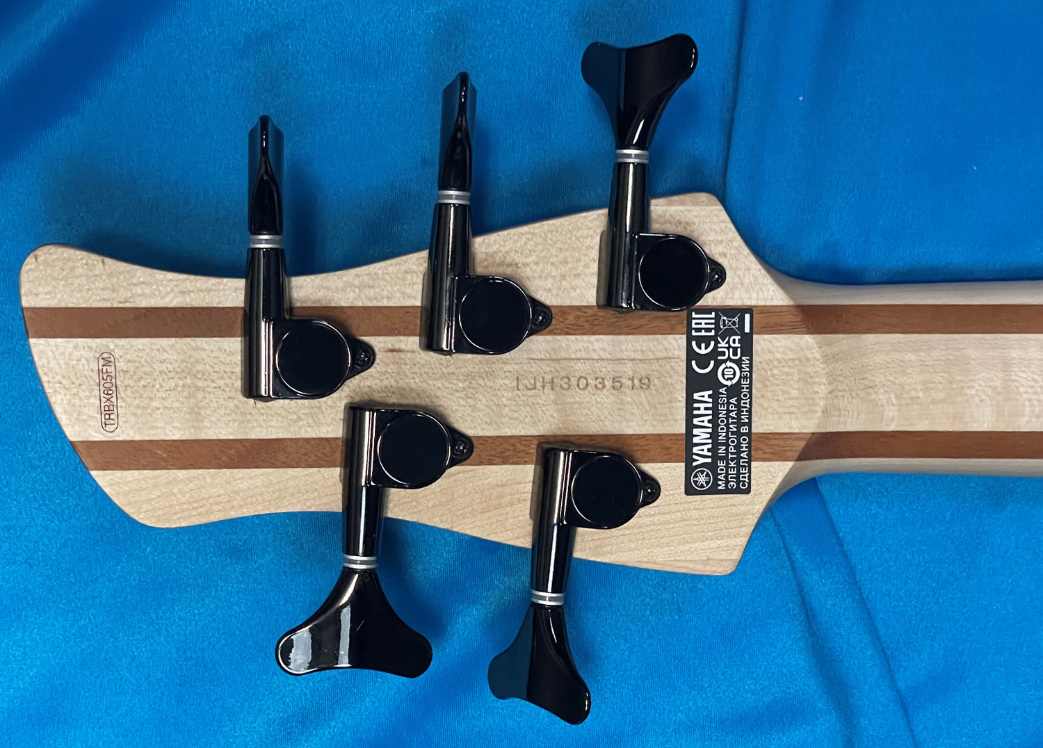 Yamaha TRBX 605FM 5-String Bass, Trans Black / Rosewood