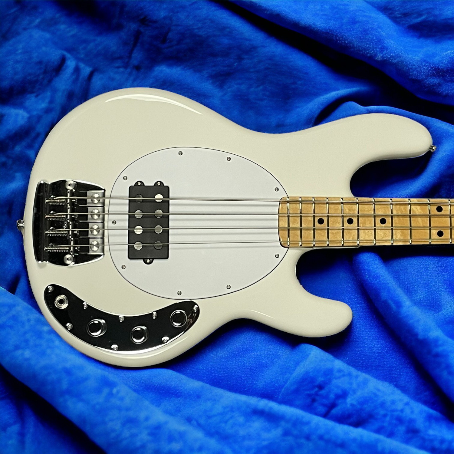 Ernie Ball Music Man StingRay 4 