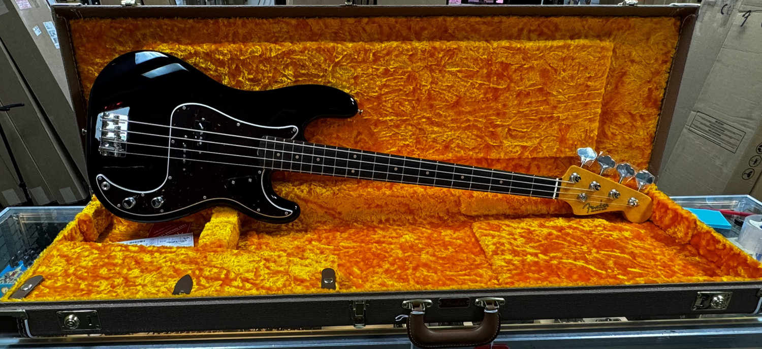 Fender AM Vintage II 1960 P-Bass, Gloss Black w/ Rosewood *IN STOCK*