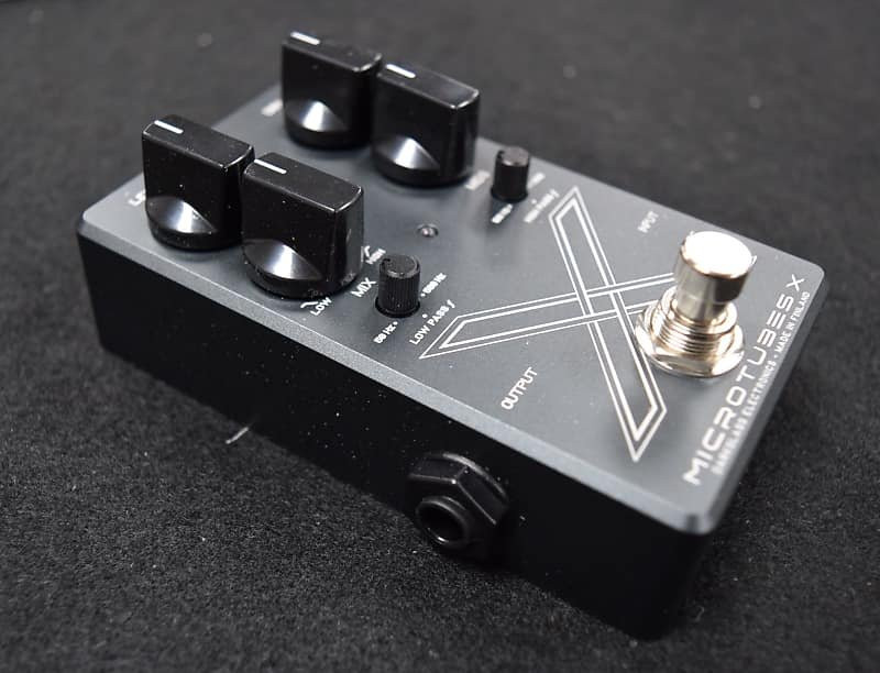 Darkglass Electronics DGX Multiband Distortion Pedal Bass Central