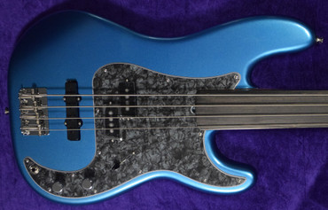 Fender Tony Franklin Fretless Precision, Lake Placid Blue / Ebony.