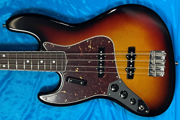 Fender AM. Vintage II '66 Jazz LEFTY, 3 Tone Sunburst w/ Rosewood 4 String Bass At Bass Central