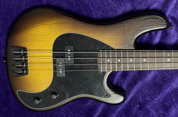 Sandberg VS-4 MEDIUM Scale (32.5"), Tobacco Burst 4 String Bass At Bass Central
