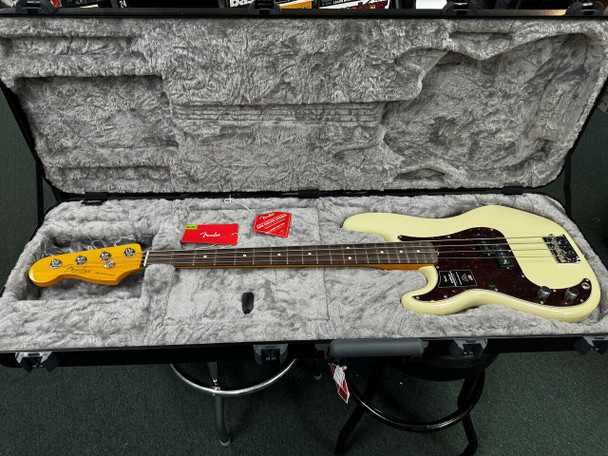 Fender American Pro II P-Bass *LEFTY*, Olympic White with Rosewood Fingerboard *IN STOCK*