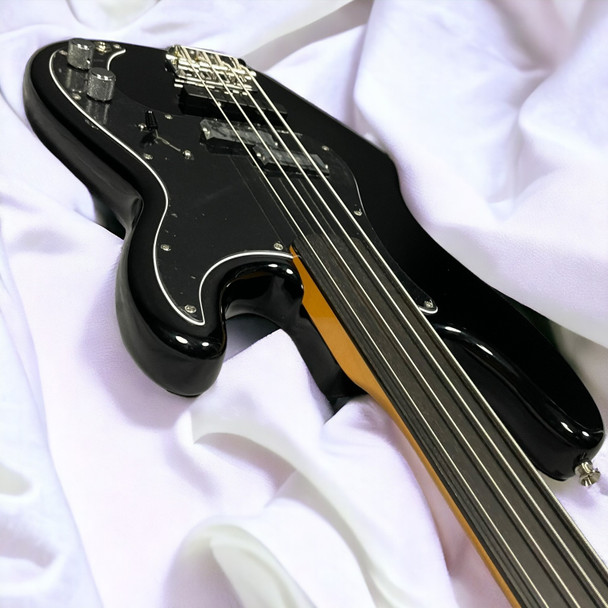 Fender Tony Franklin Fretless Precision, Black / Ebony 4 StringFretless BassAt Bass Central