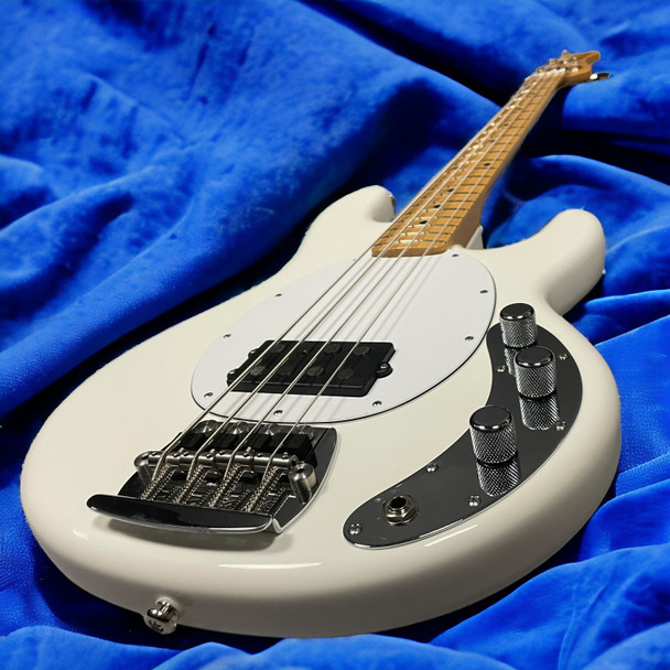 Ernie Ball Music Man StingRay 4 "70's Retro", Gloss White / Maple