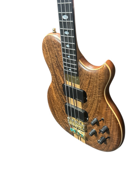 Alembic Crest 4 Medium Scale (32"),  4 String Bass At Bass Central