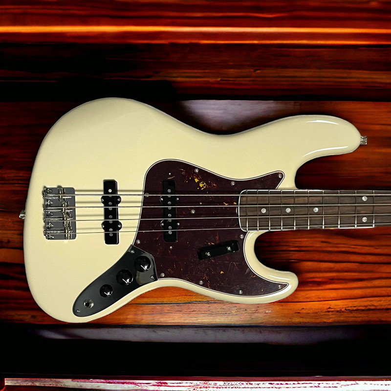 Fender AM Vintage II 1966 Jazz, Olympic White / Rosewood 4 String Bass At Bass Central